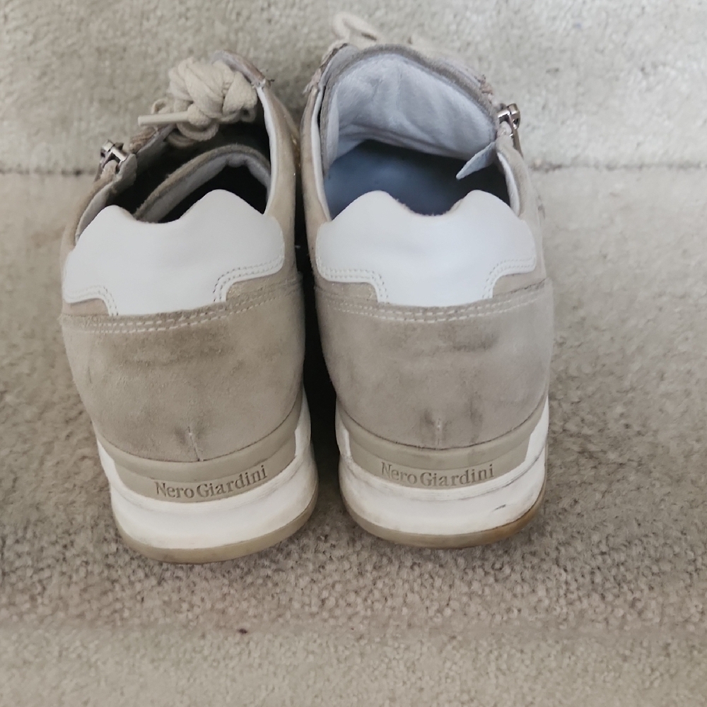 Nero Giardini Women's Beige and Gold Sneakers - Picture 3 of 5